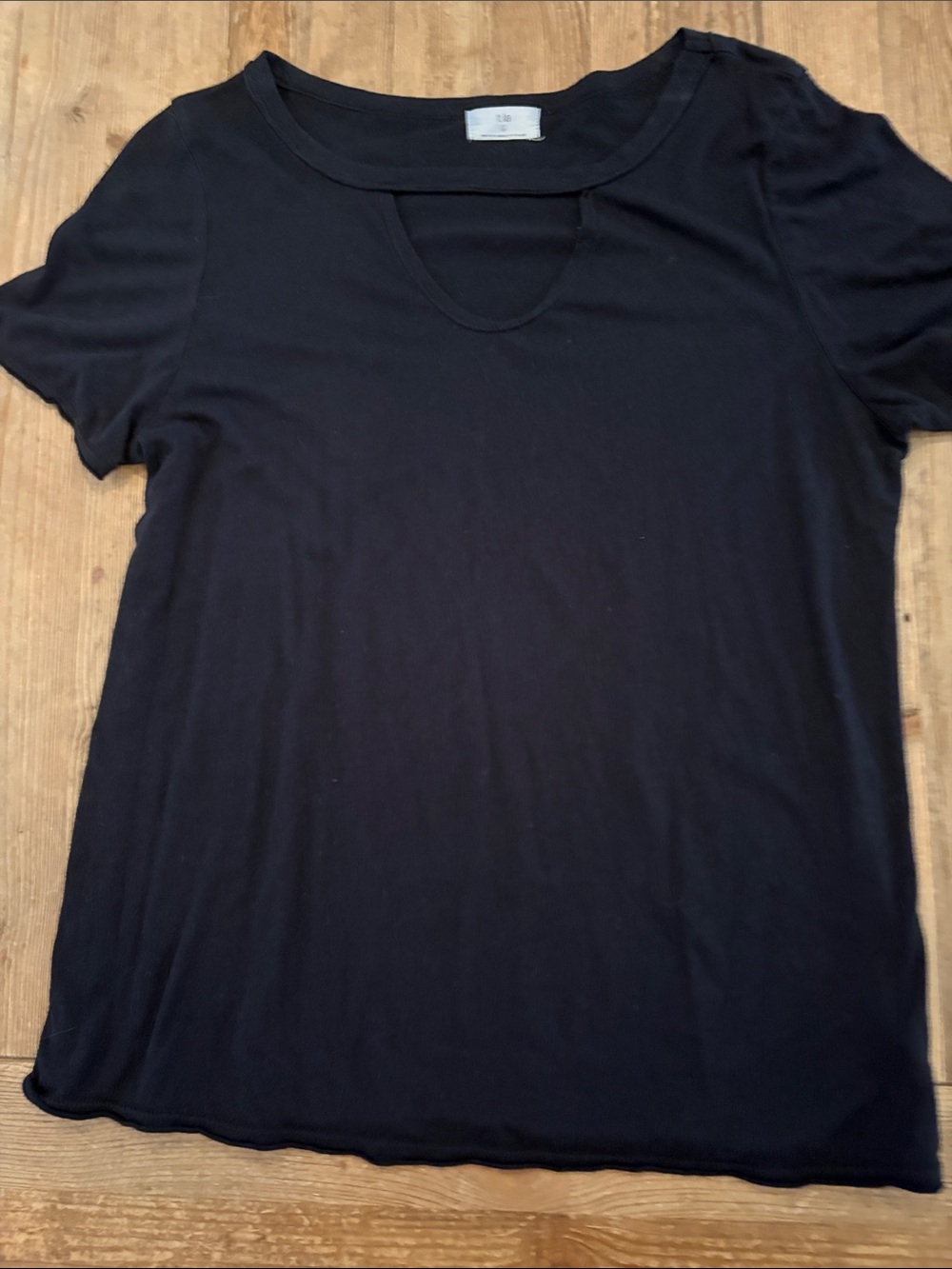 Women’s Black Short Sleeve keyhole Scoop Neck Top